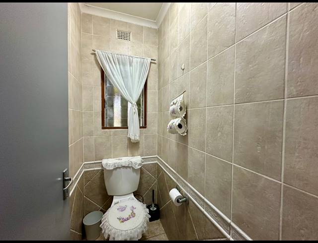 4 BEDROOM HOUSE FOR SALE IN MEER EN SEE